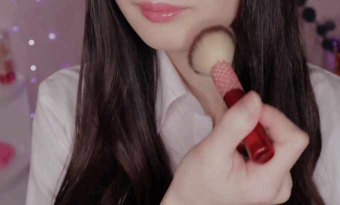 Cham ASMR WORST经过审查的彩妆沙龙重新开业?唇部护理，特写