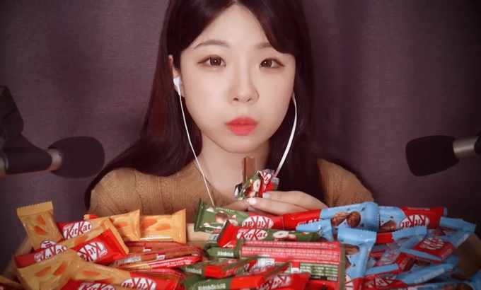 yeonchu ASMR巧克力吃声（KitKat）MUKBANG