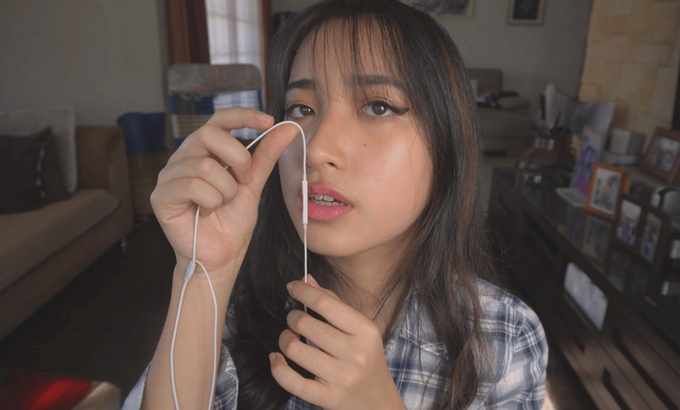 Clareee 带耳机麦克风的ASMR?