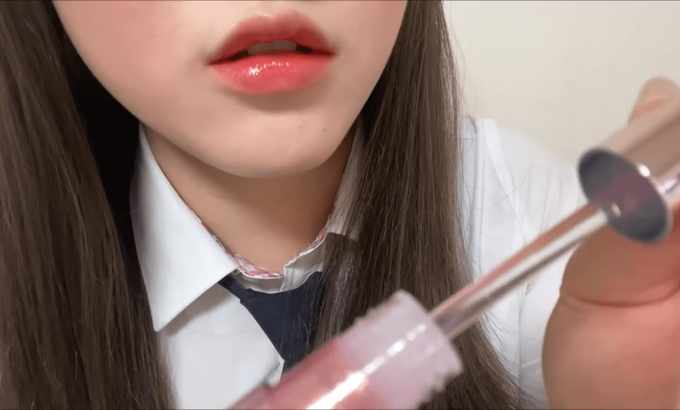 채잉 ASMR 开启和关闭唇彩10分钟