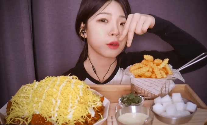 yeonchu ASMR鸡肉吃声 MUKBANG