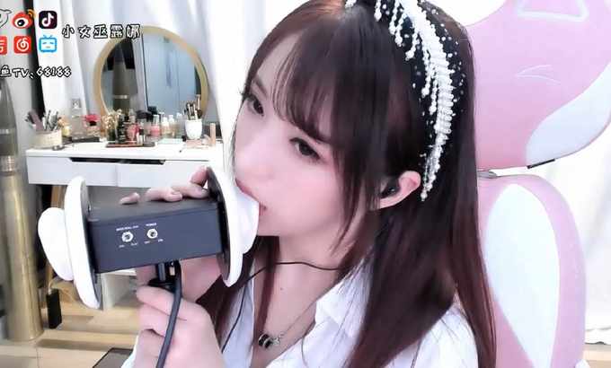 Luna77 无人声 ASMR LUNA ?小女巫露娜 ASMR睡眠/十分钟舔耳（不说话）