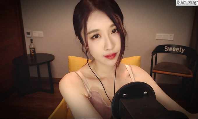 轩子巨2兔 ASMR /耳朵清洁/让我用手指放松一下♥?