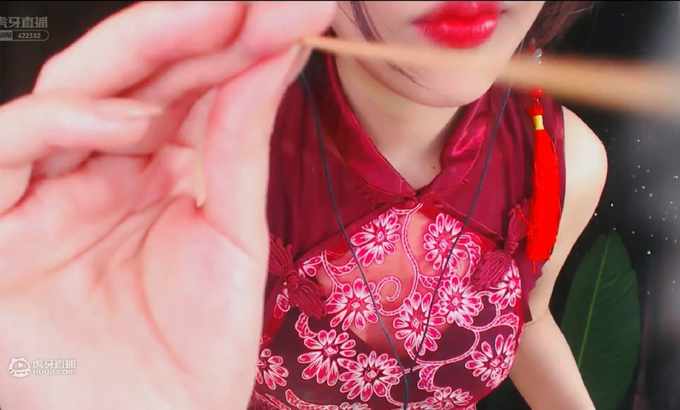 恩七不甜 恩七 EnQi ASMR ♥ 视觉 鹅毛棒 泡沫 芦荟胶