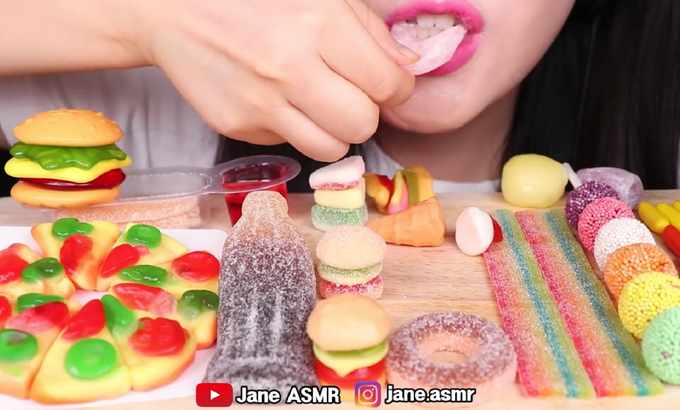 Jane 无人声 ASMR GUMMY果冻派对*彩虹果冻腰带，巨人可乐，汉堡胶软糖果冻派对饮食声音