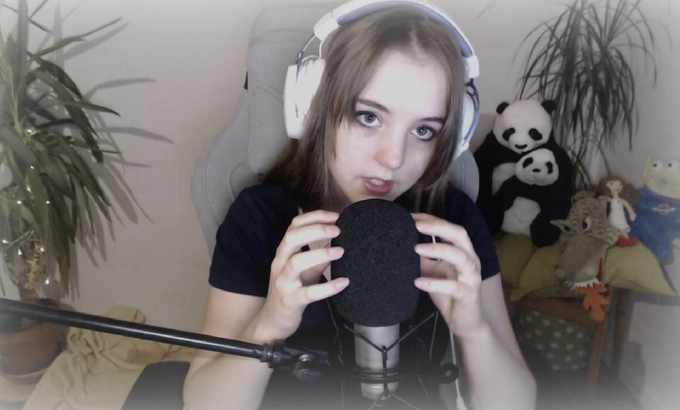 Gril ASMR-麦克风刮擦和触发词