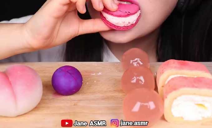 Jane 无人声 ASMR 粉红甜点 *桃子米糕，NIK-L-NIP蜡棒，果冻软糖桃子麻chi，Nickclip蜡味Mukbang食用声音