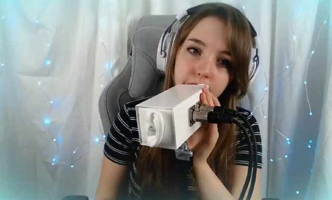 Gril ASMR-1小时的口耳声（舔耳，进食等）-5K订户特惠