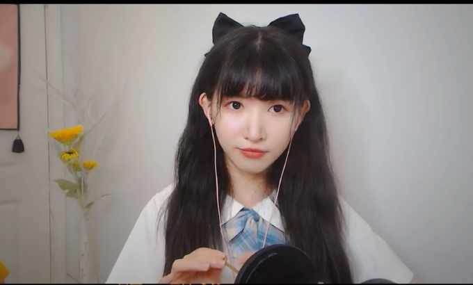 ZhiMa芝麻对辣 ASMR快速而激进的耳朵清洁和敲击'颅内爆炸-深入耳膜快速掏耳&敲击｜刮天灵盖&木块