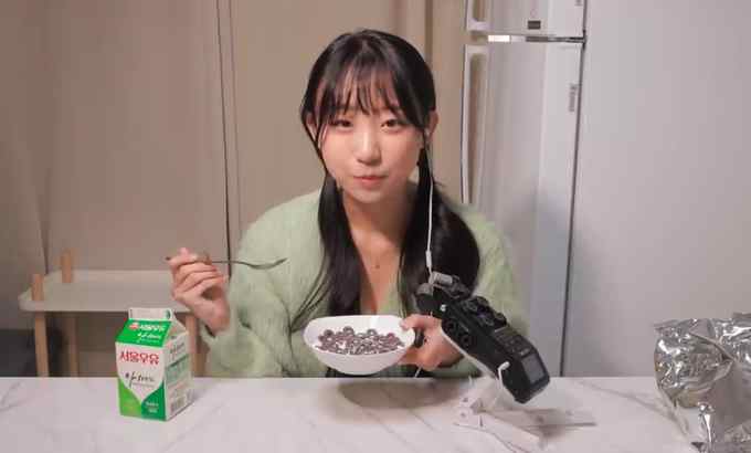 Milky ASMR ? * INTENSE *谷物吃的声音? 您将无法忍受不听这句话吗？ 完美的谷物饮食?