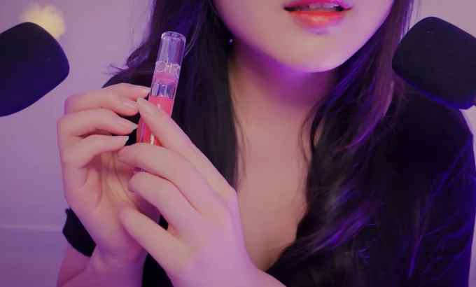MELODY ASMR 敲击和嘴巴的声音，双耳睡眠治疗