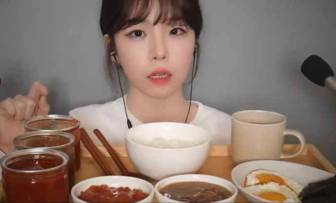 yeonchu ASMR 美味的无骨蟹配暖白米饭和炒鸡蛋 Mukbang 吃声音 Yum Yum (米脆蟹) 吃声音吃播 realsound/耳语 耳语