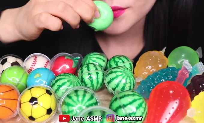 Jane ASMR 西瓜果冻软糖、抖音果冻、软糖球 西瓜果冻、篮球果冻、棒球果冻、Tik Tok 果冻 吃播的声音