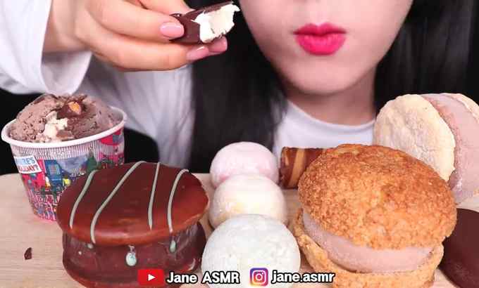 Jane ASMR 巧克力冰淇淋 *大周松脆巧克力木棒 甜点冰淇淋，大舒，薄荷巧克力 吃播