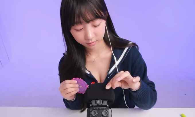Milky ASMR?️骚扰麦克风?️ 欺负变焦麦克风!