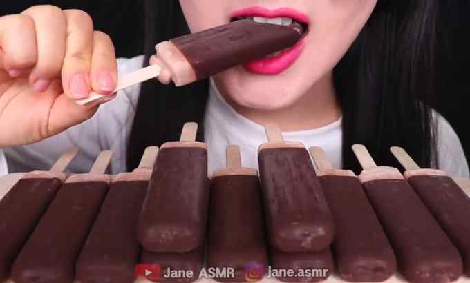 Jane ASMR 巧克力冰淇淋挑战 巧克力冰淇淋挑战吃播 吃的声音