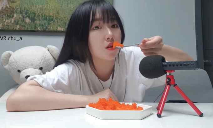 chu_a츄아 ASMR 飞鱼子吃秀 飞鱼子 自然的进食声