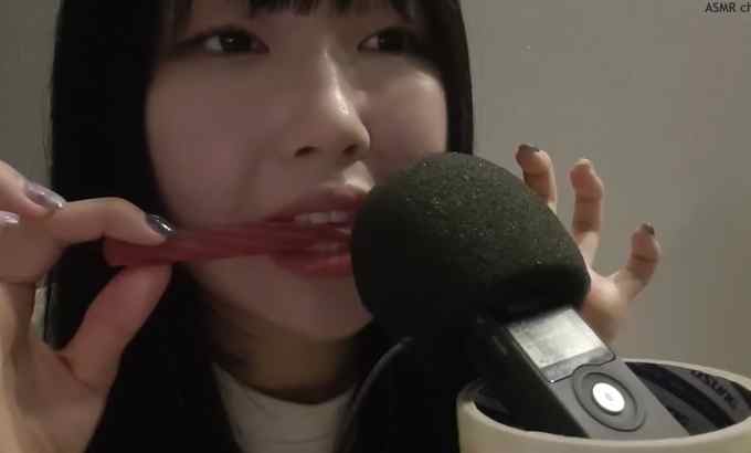 chu_a츄아 [要求asmr]一个小时，只有吃果冻的声音，一言不发 ASMRㅣ吃果冻嘴里的声音1小时ㅣ吃果冻的嘴巴会响一个小时