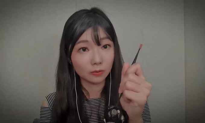 Judith ASMR 我觉得它真的聋了? 久而久之我挖耳朵，我的朋友ㅣ清洁你的耳朵, 耳朵清洁