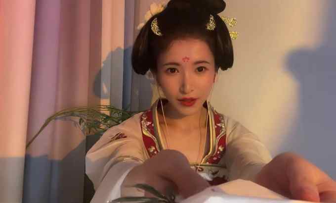 ZhiMa芝麻对辣 ASMR 轻语角色扮演 唐朝女娃娃与你共度中秋佳节 中国公主与你共度中秋佳节