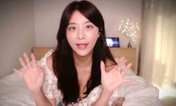 Fly-MIMO ASMR l 令人陶醉的耳部按摩?? (刷，呼吸，触摸)