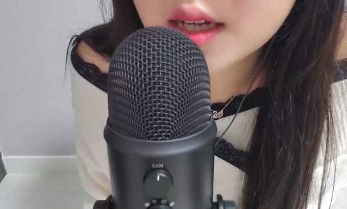 chu_a츄아 蓝雪人 麦克风 ASMR 各种口音?