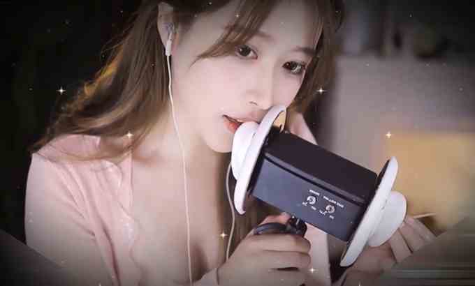 大伊伊5121 ASMR丨舔耳，口腔音