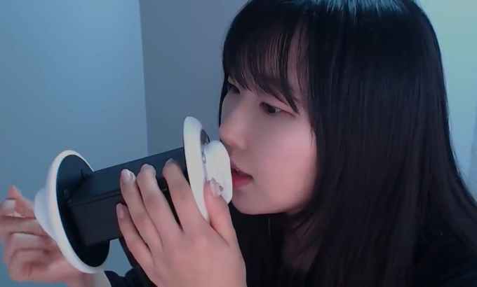 chu_a츄아 ASMR 3DIO 耳麦快速和慢速重复单词，干手和分层 l 刺痛保证