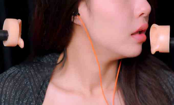 小萌 中文ASMR 小萌 口腔音 舔耳 弹舌音 口音 吃耳朵 4K asmr