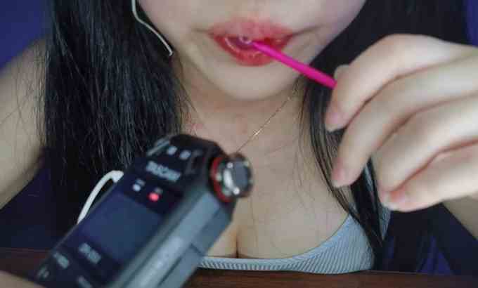 ZZ 无人声 ASMR | 女友哄睡 棒棒糖 耳语 口腔音 羞涩新人主播ZZ 助眠 口音 吃耳朵 爆裂糖果 吃棒棒糖