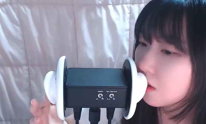 chu_a츄아 无人声 ASMR 你用硅胶牙刷割过耳朵吗？来吧，我会在你施了昏睡咒的时候挖你ㅣ不说话