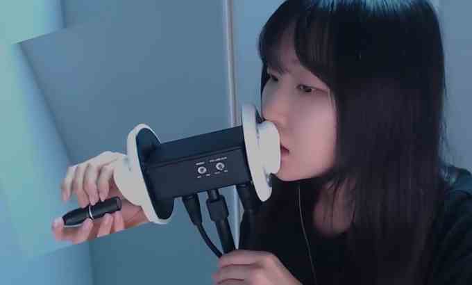 chu_a츄아 ASMR 3DIO耳麦口红Taping和口音分开，同时，层叠音效越来越亮