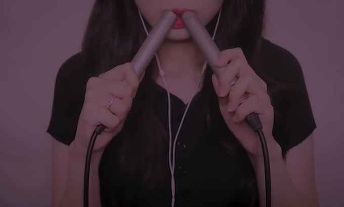 wooyeon ASMR 每秒刺痛一次，重复单词 嘟嘟嘟嘟嘟嘟嘟嘟 和 刺痛间隙 麦克风啃咬 ?声音分层（提防好恶?）