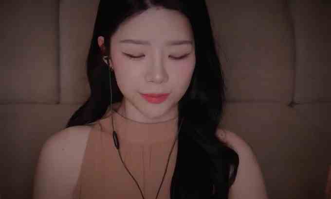 yeonchu ASMR 口音和同步率完美的触摸屏（身体锁定）刺痛触发器