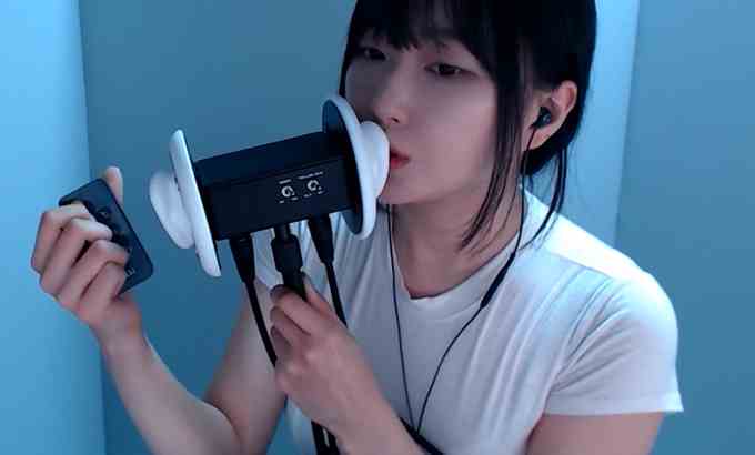 chu_a츄아 ASMR 去梦乡❕ 疯狂的口音，触摸遥控器的声音，层层叠叠