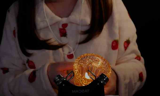 Olive [ASMR] 搬家 木质蜡烛🪔柴｜窃窃私语，点燃一根木蜡烛，然后去睡觉｜木蜡烛燃烧的声音