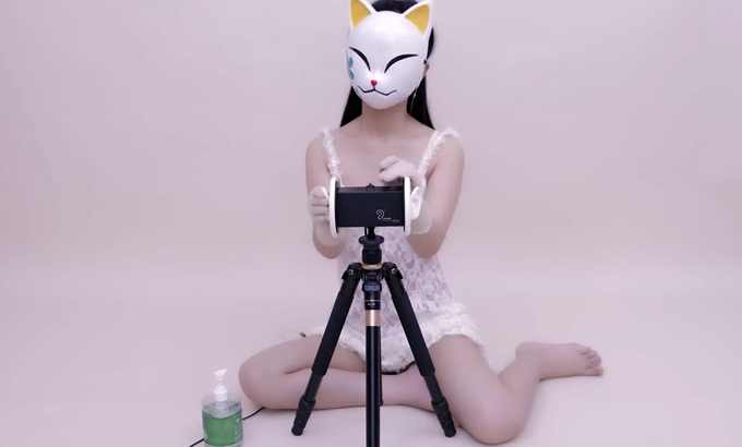 🥰晓美-ASMR 口腔音 舔耳 弹舌音 按摩 喘息 ｜4k 喘息口音舔耳弹舌音丝袜