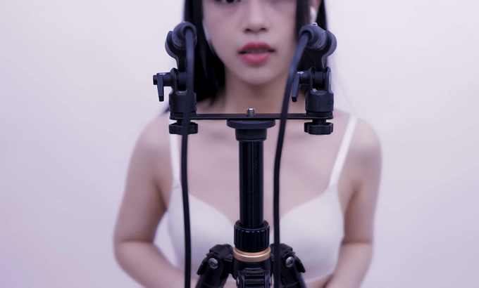 🥰晓美-ASMR 口腔音 舔耳 弹舌音 按摩 喘息 ｜4k 喘息口音舔耳弹舌音丝袜