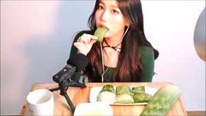 Juny ASMR 芦荟吃的声音 芦荟吃的声音 ALOE VERA 吃的声音