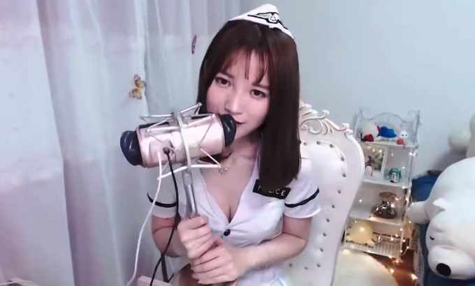 桃桃 ASMR 耳朵消息舔耳语 桃桃 警察姐姐