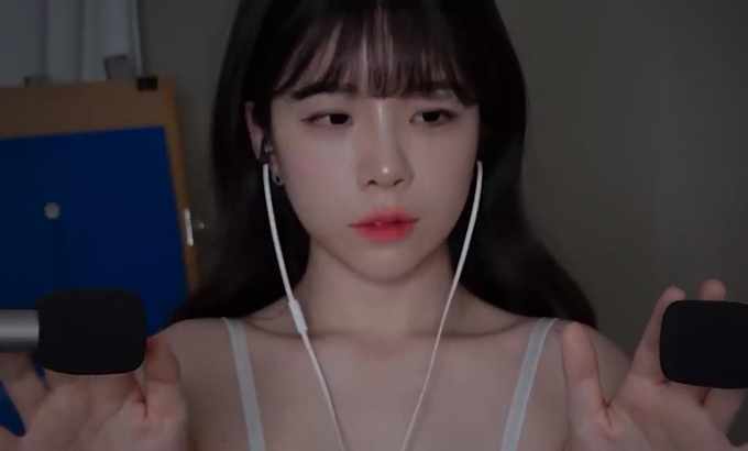 yeonchu 연츄 ASMR 我找到了我的刺痛点！ 🧠 刺激大脑按摩、触摸