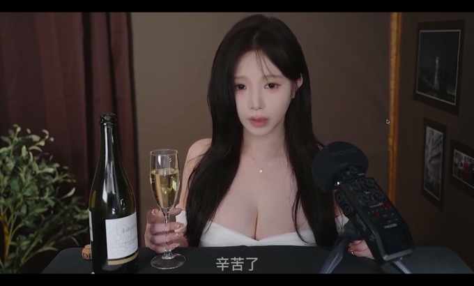 yoon ying 巨乳ASMR舔耳助眠