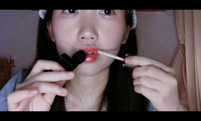 YiDan asmr Space🍀 无人声 ASMR 涂唇彩和嘴巴声音 | 不说话