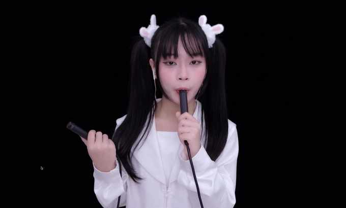 晓美 🥰晓美 Xiao Mei ASMR 舔耳口腔音喘息 舔耳朵 舔和吃 舔耳朵