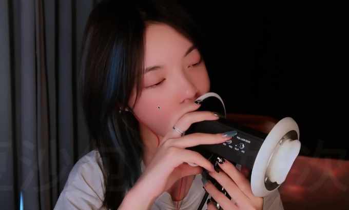 豆沙包好次吗 吹气亲吻ASMR舔耳助眠