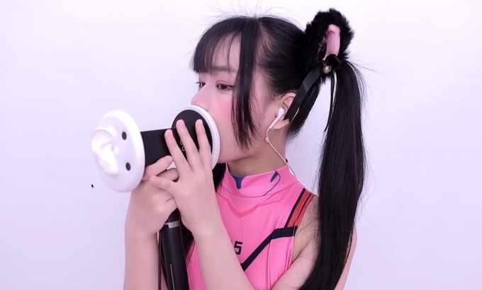 晓美 🥰晓美 Xiao Mei ASMR 舔耳口腔音喘息 舔耳朵 舔和吃 舔耳朵