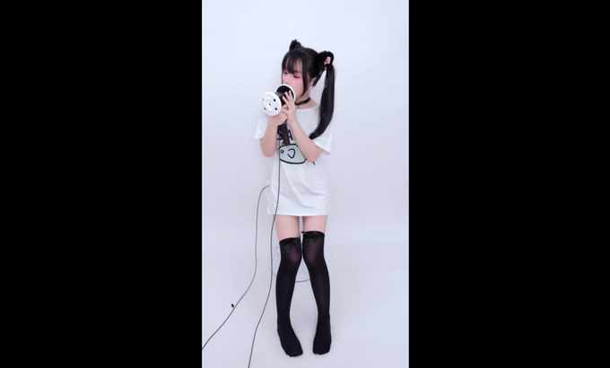 晓美 🥰晓美 Xiao Mei ASMR 舔耳口腔音喘息 舔耳朵 舔和吃 舔耳朵