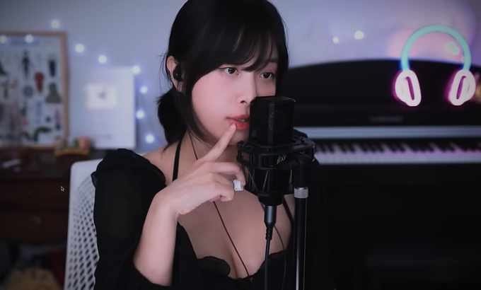 mimo 미모 涂口红和低语的温柔声音🥰 ASMR
