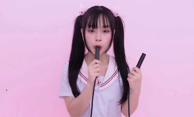 晓美 🥰晓美 Xiao Mei ASMR 舔耳口腔音喘息 舔耳朵 舔和吃 舔耳朵