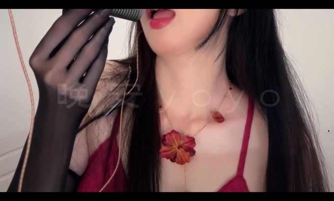 晚安yoyo ASMR舔耳助眠